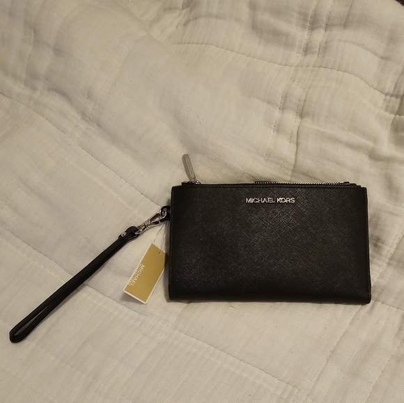 Michael Kors Adele Leather Smartphone Wallet - Picture 8 of 8